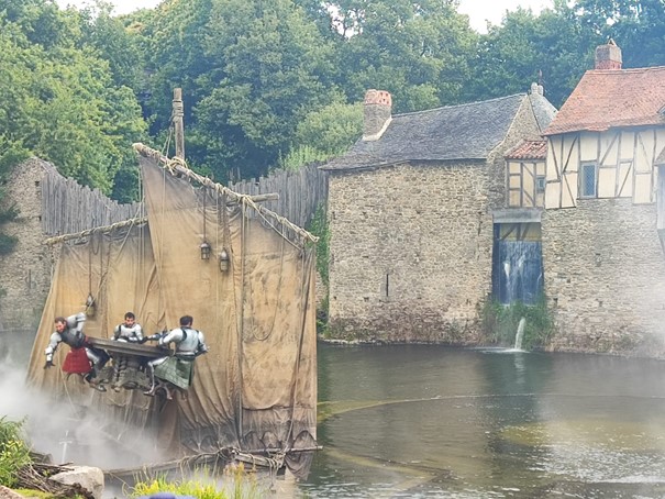 Voyage mémorable au Puy du Fou pour le DITEP de Saint-Yves